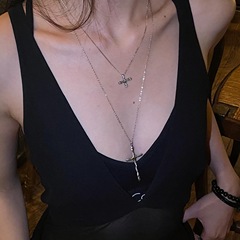 2ピーススタッククロスネックレス、レトロアメリカンホットガールニッチデザインネックレス、軽くて豪華な鎖骨チェーン