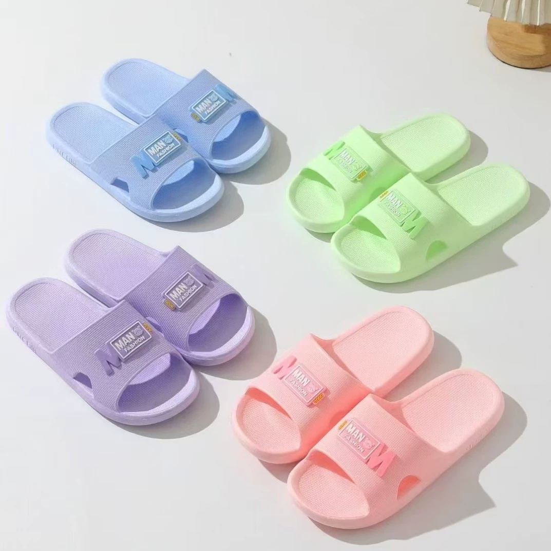 Новый отель Shangchao работает на стенде стильно и просто пара буксир внутри и снаружи, чтобы носить летние тапочки оптом