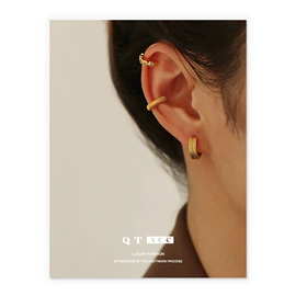 项链;耳钉;戒指