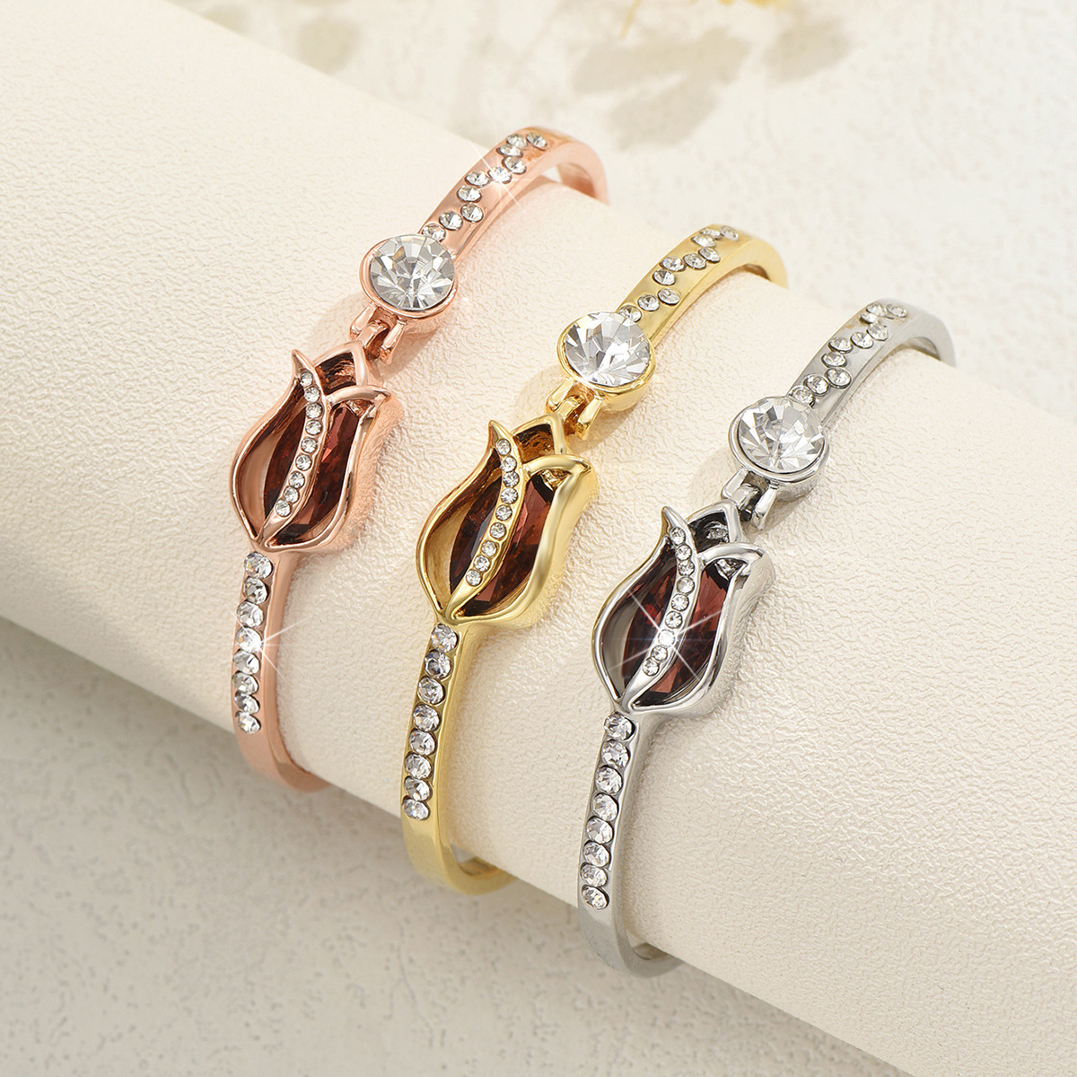 Coreano simple personalidad tulipana cruzada pulsera de doble anillo nicho de diseño femenino lujoso pulsera de pulsera universal pulsera