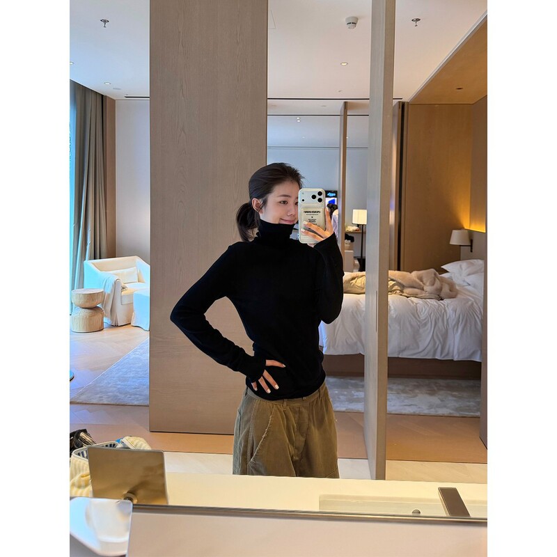 Peach-colored ultra-fine 100% wool slim-fit turtleneck knit sweater, solid color base layer for women # 5683D Peach-colored ultra-fine 100% wool slim-fit turtleneck knit sweater, solid color base layer for women # 5683D