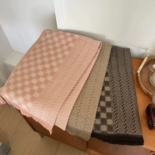 Imitation Cashmere Scarf for Women in Winter European and American Popular Thickened Double-Sided Four-Leaf Clover Warm Shawl Manufacturer Wholesale Scarf