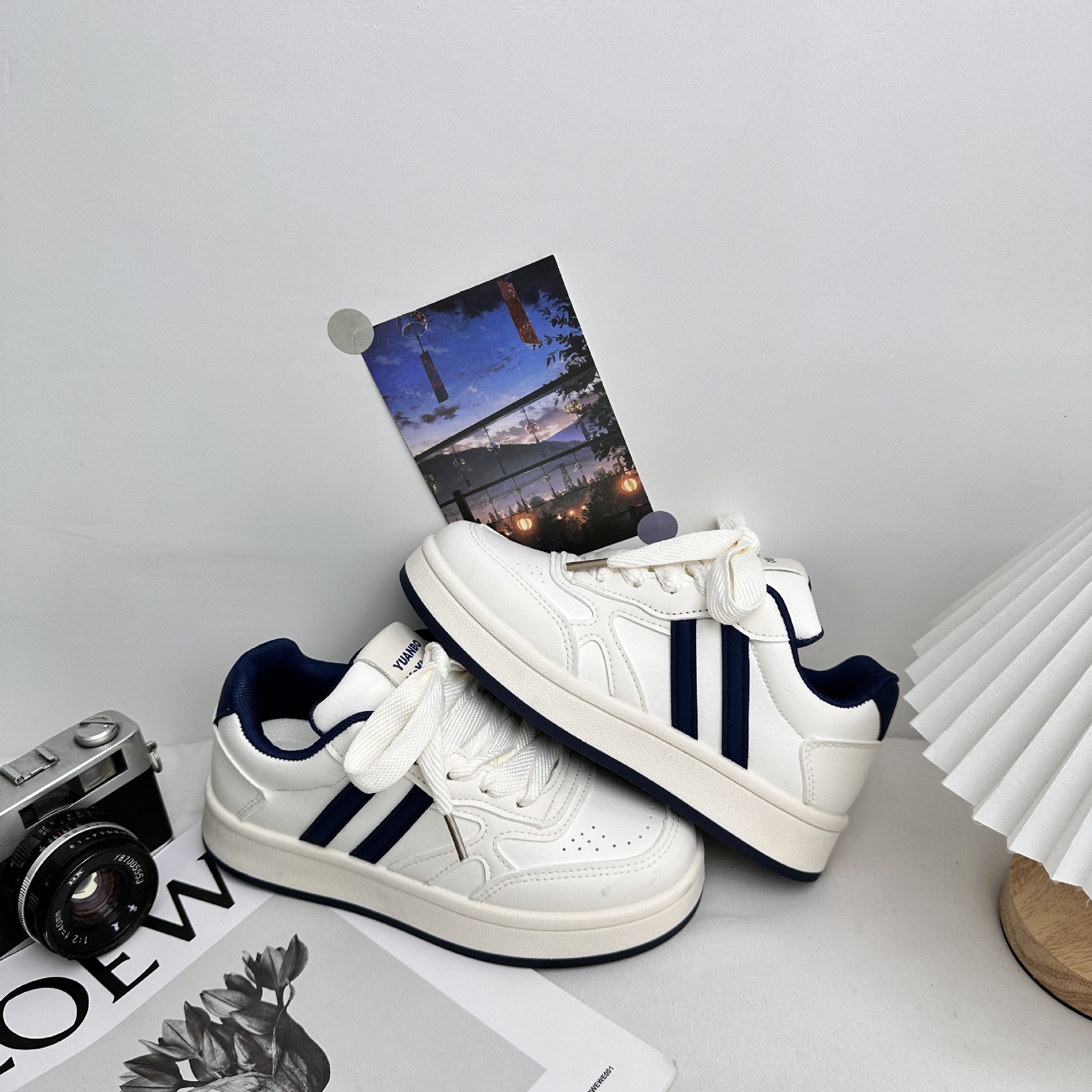 Zapatillas de deporte para estudiantes de primavera de onda lejana, tendencia de todo fósforo para mujer, zapatos blancos Harajuku 2025 nuevos zapatos de lona coreanos en nombre del cabello