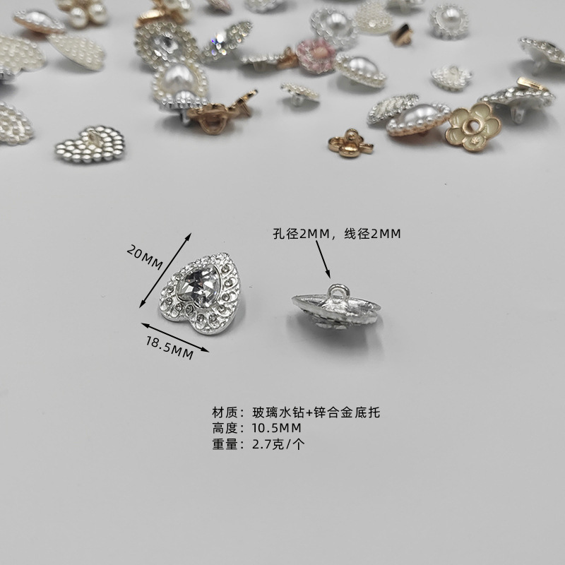 Los fabricantes venden directamente sirimi Diamond hebillas llenas de joyas de aleación de corazón de melocotón accesorios de ropa con botones de pies
