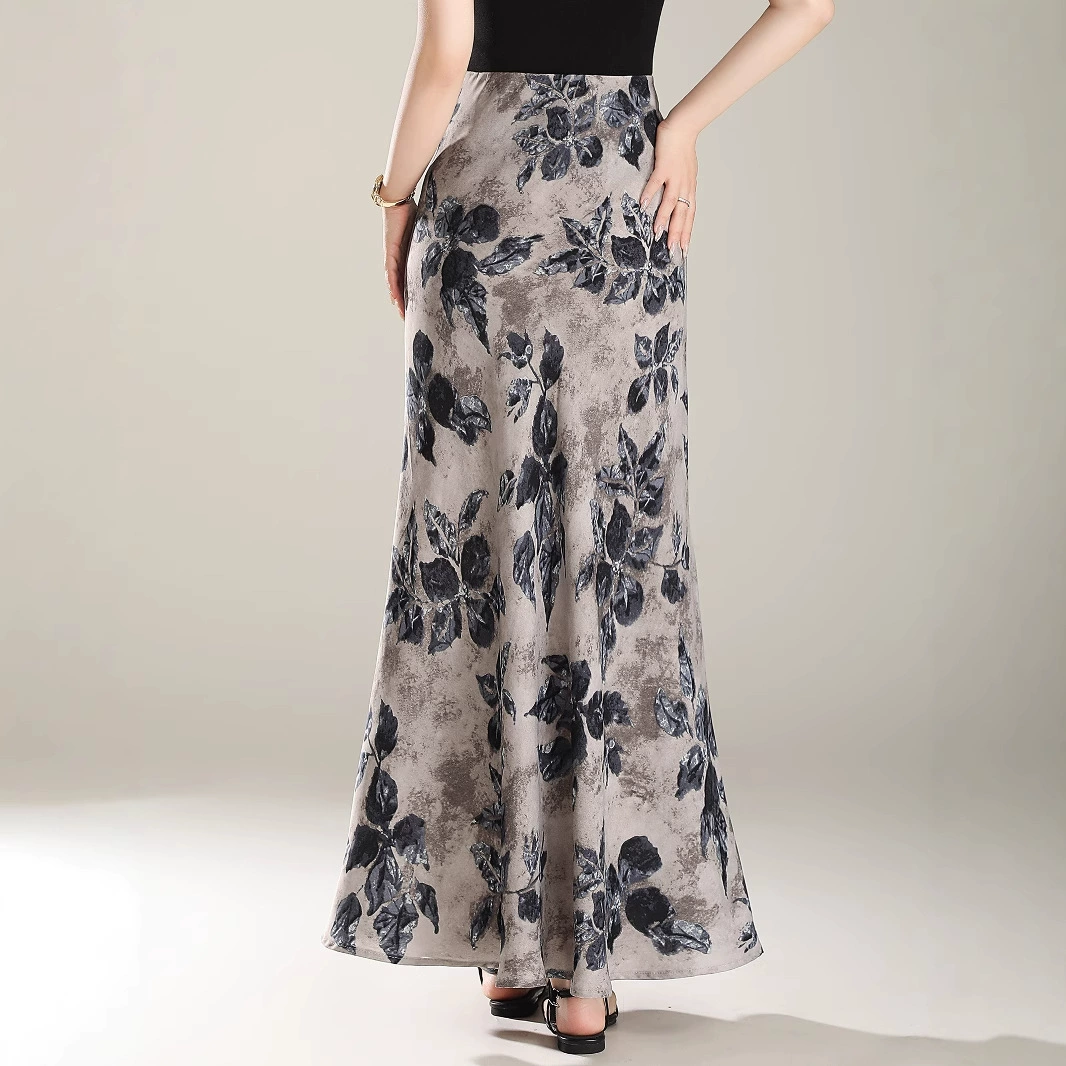 Summer long skirt, bright catchy style, high-quality style, hip-accented, "fish tail" cut