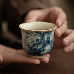 汝窯の前の程は錦の花の口の杯の陶磁器の杯の1杯の工夫の茶器の家庭用の個人の杯のお茶の杯の主人の杯のようです。
