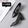 Black 5 cm thick heel