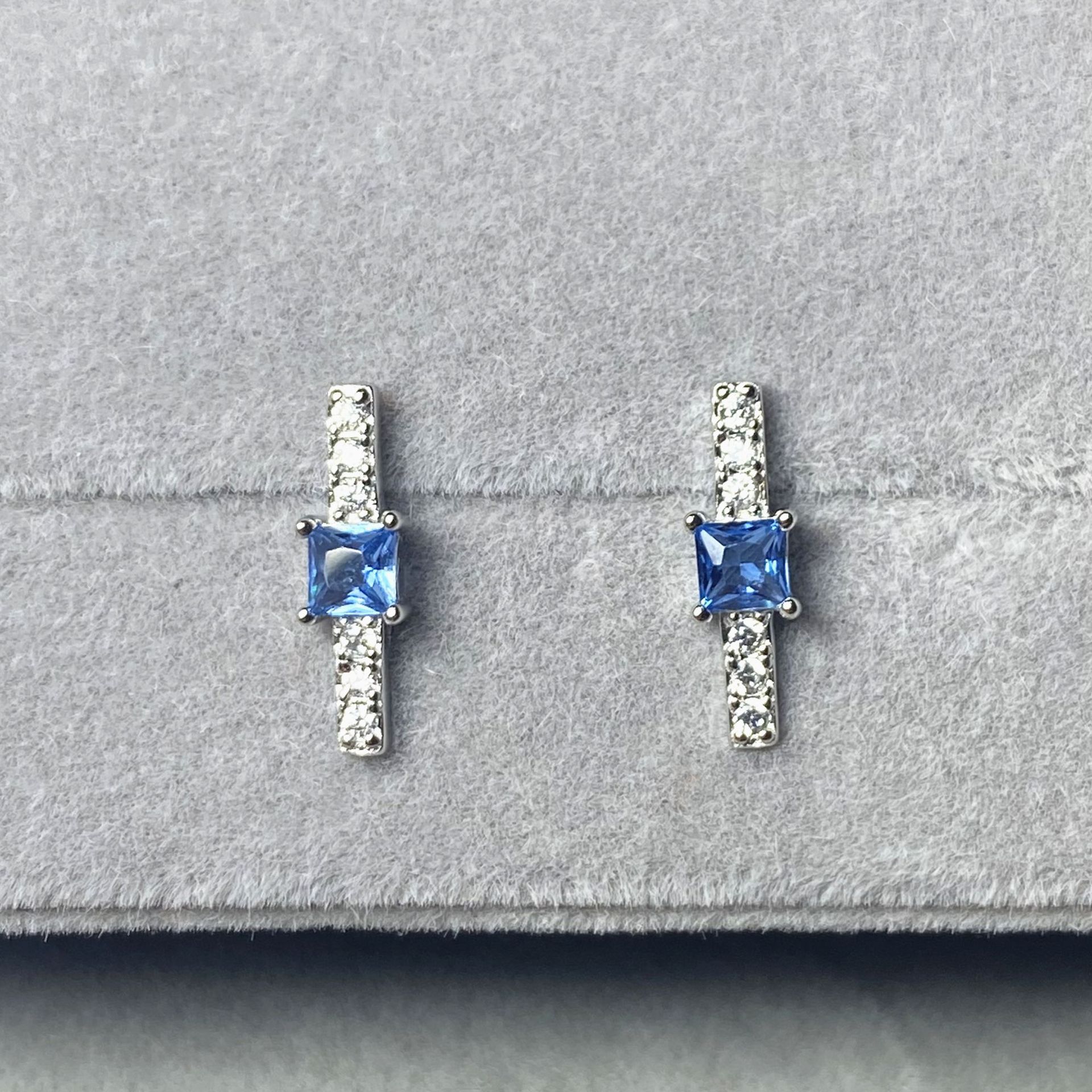 5g Weight Zircon Inlay Material 1 Pair 925 Sterling Silver Zircon Rectangle Ear Studs