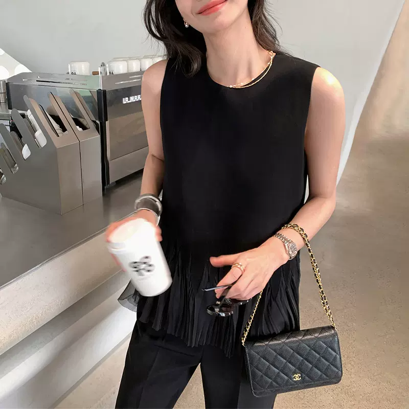 设计感圆领无袖黑色压褶衬衫女早春新款2025气质显瘦高级背心上衣