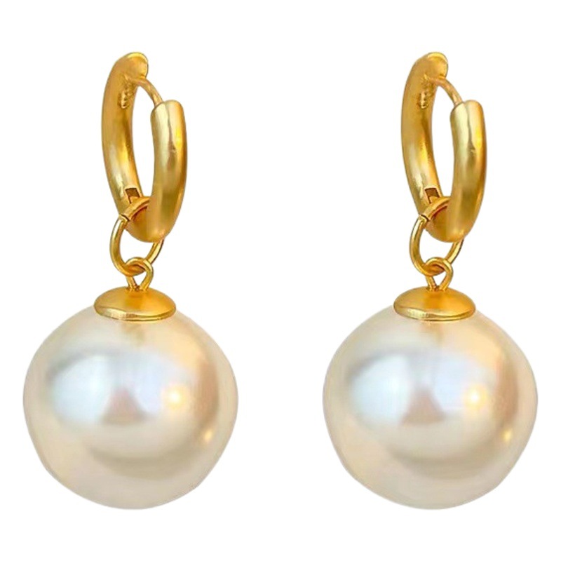 Retro simple perla Niña de diseño avanzado pendientes de lujo luz desmontable ins nicho europeo y americano nuevos pendientes