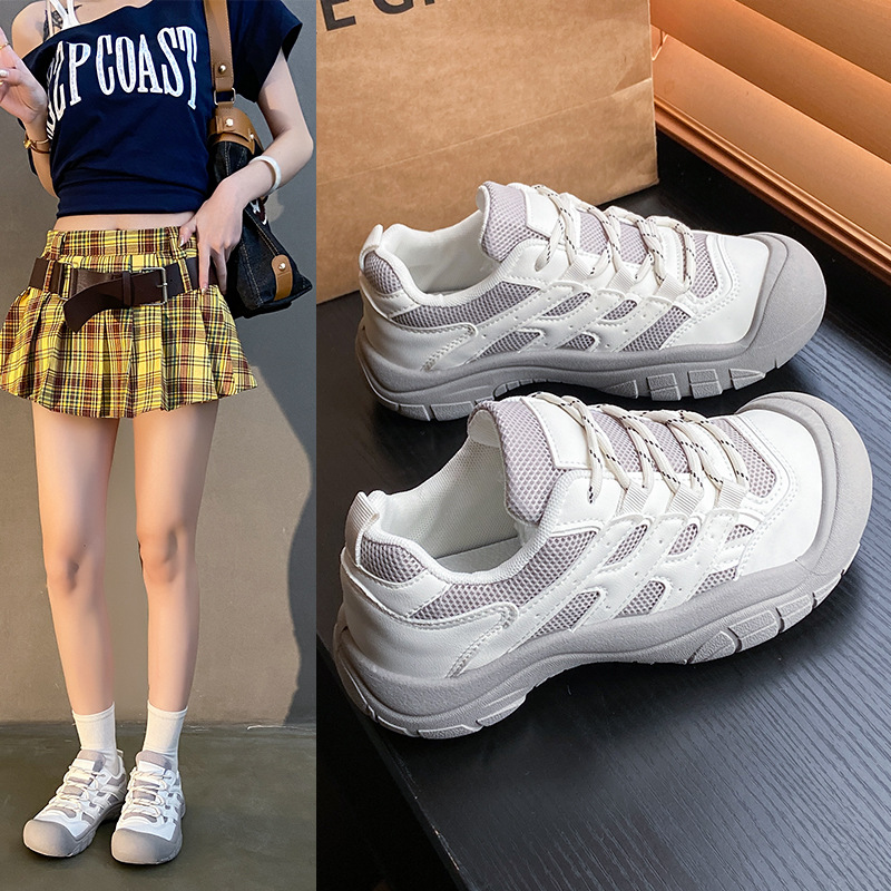 Zapatos de mujer transpirables de verano 2025, nuevos zapatos de papá cómodos de tela de vuelo, zapatos deportivos ligeros, zapatos blancos para mujeres