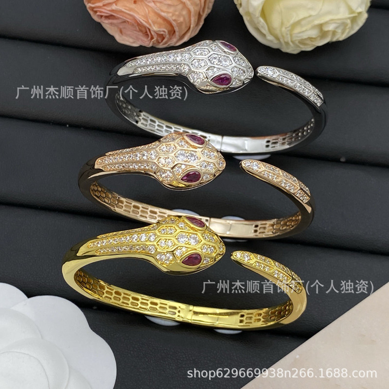 Bv Brand European and American Cross-Border New Style Snake Head Inlaid with Red Eye Zirconia Stone Tail Full Diamond Bracelet, Baojia High-End Bracelet Bv Brand European and American Cross-Border New Style Snake Head Inlaid with Red Eye Zirconia Stone Tail Full Diamond Bracelet, Baojia High-End Bracelet