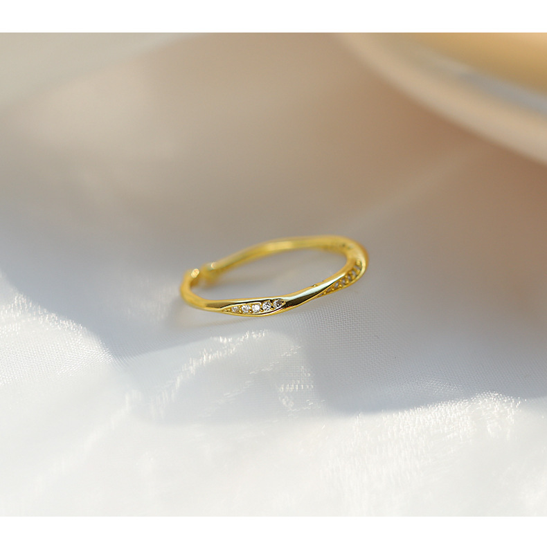 Möbius-ring med diamanter til kvinder unikt design_voghion.com