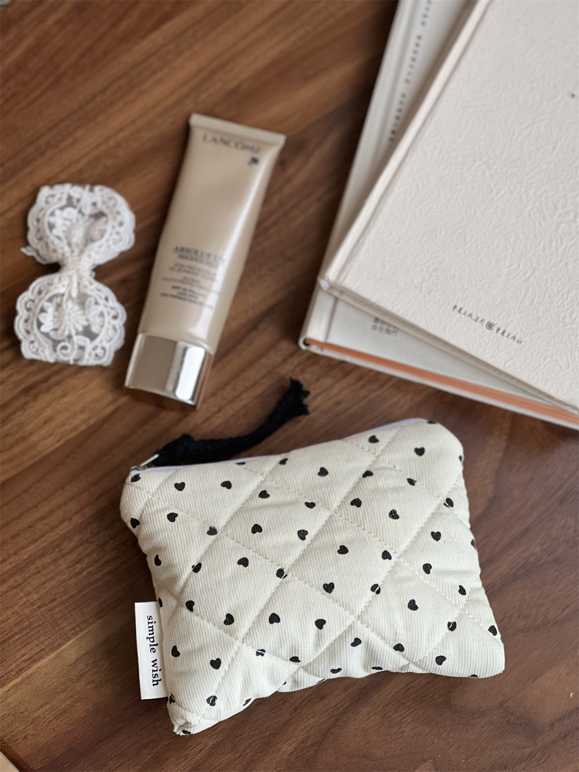 30g Weight Canvas Lining Material Zipper Closure Type / Strap Type Cosmetic Bag Bags Type Holiday, Daily Occasion Corduroy Material Heart Shape, Flower Pattern All Seasons Season Women's Gender Classic Style Style Square Shape Classic Style Heart Shape Flower Corduroy Square Makeup Bags 7