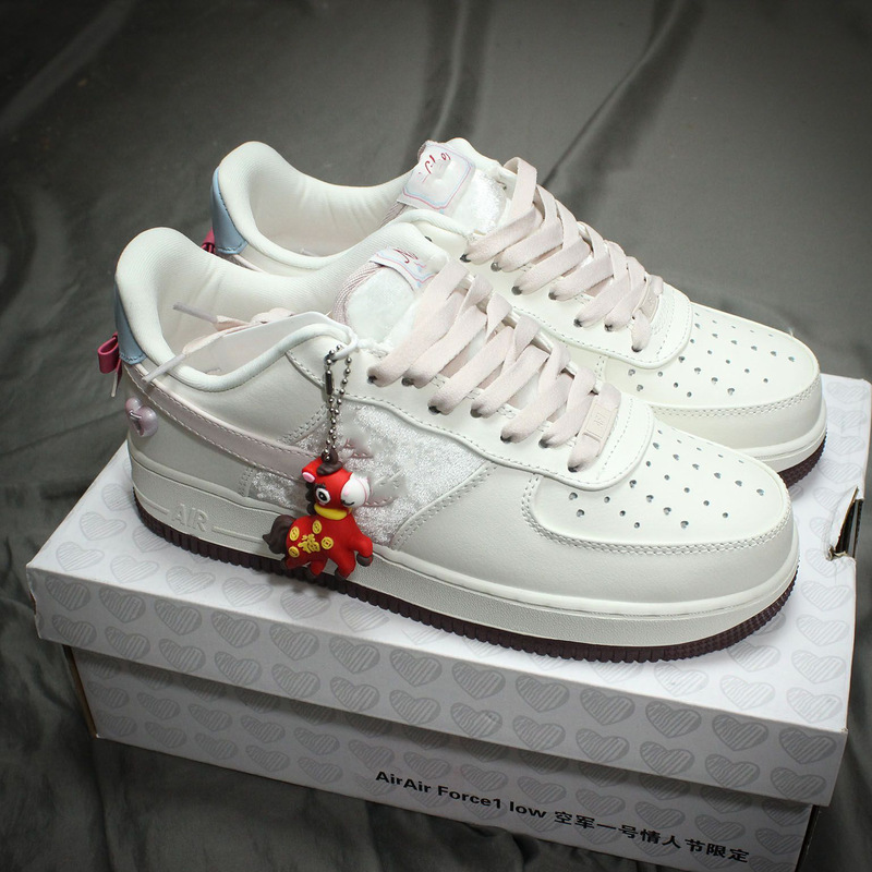 Putian Pure Original AF1 Sneakers Air Force 1 Valentine's Day Limited Edition Versatile Casual Sneakers for Men and Women Sports Commuting Trendy Shoes