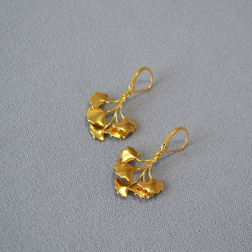 French Art Deco Layered Ginkgo Leaf Yellow Copper Antiqued Gold Niche Personality Style Earrings for Women