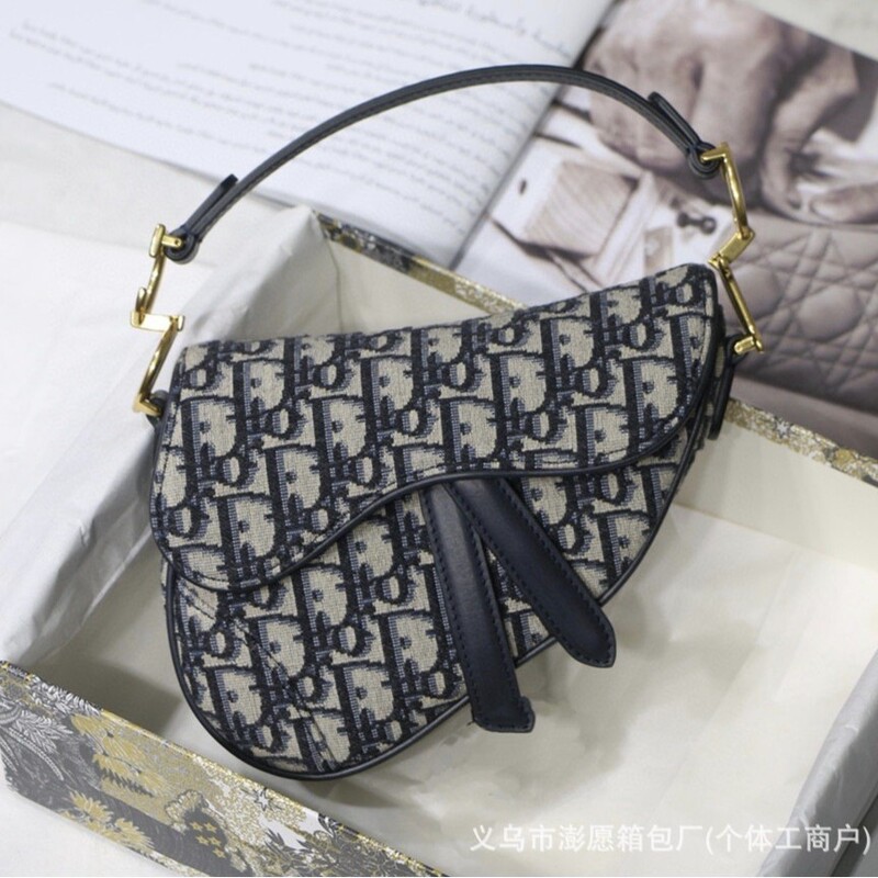 D Brand Saddle Bag 2026 New Model High-End Underarm Crossbody Bag Versatile Wide Shoulder Strap Embroidered Canvas Bag for Women D Brand Saddle Bag 2026 New Model High-End Underarm Crossbody Bag Versatile Wide Shoulder Strap Embroidered Canvas Bag for Women