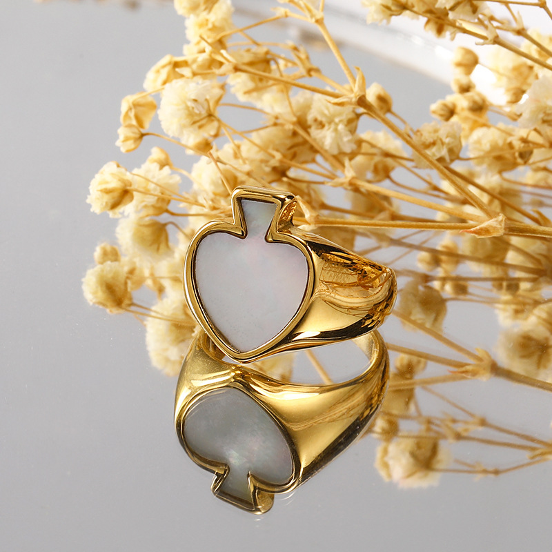 Retro Heart Shape Titanium Steel Enamel Inlay Shell Rings display picture 3