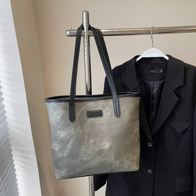 Bolso de gran capacidad de pase de alta calidad 2024 nuevo bolso femenino casual estilo occidental bolso de hombro salvaje bolso popular