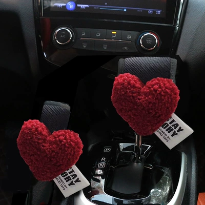 Sürətlər qutusu və əl tormozu başlıqları: Ice Silk Cushion, In-Car Shoulder - ice-silk-style-red-love-gear1handbrake-cover1