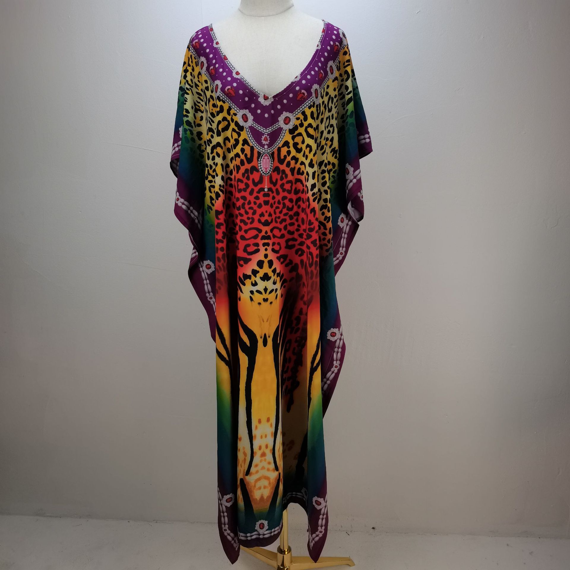 Europa y América poliéster leopardo posicionamiento impresión más tamaño playa vestido vacaciones traje bikini protección solar camisa 5D60