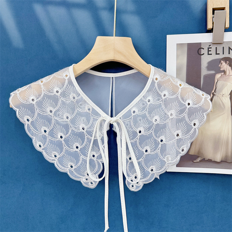 Mujeres coreanas cuello bordado forma de pluma suéter de cuello de encaje vestido con flores de cuello decorativo
