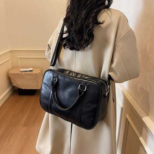 Korean-style Boston bag for women, 2025 spring retro high-end small square handbag, suitable for commuting, shoulder and crossbody bag