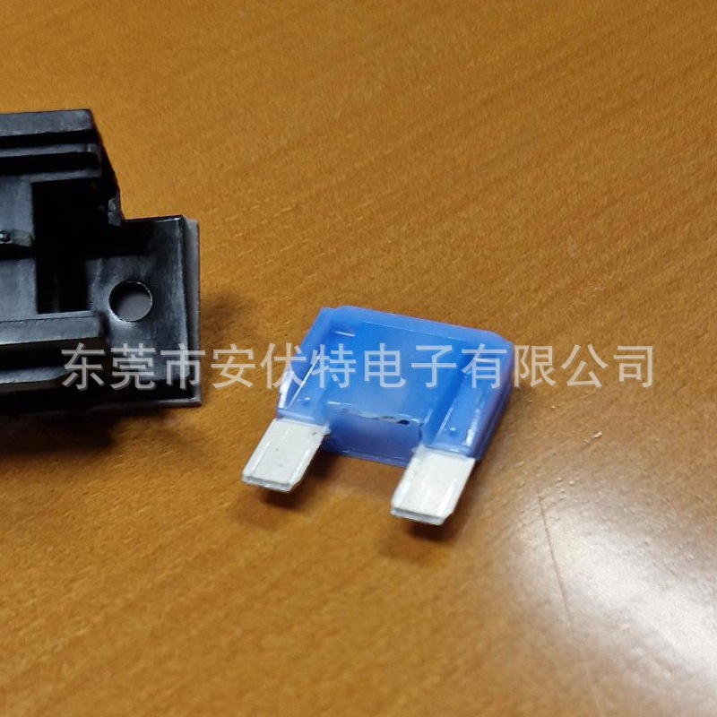 线束保险丝座 (4).jpg