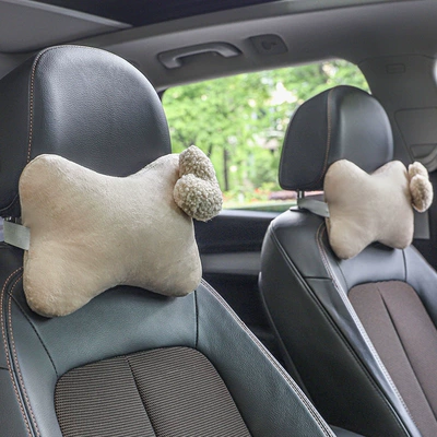 Cute Car Rear Pillow, Heart: Headrest