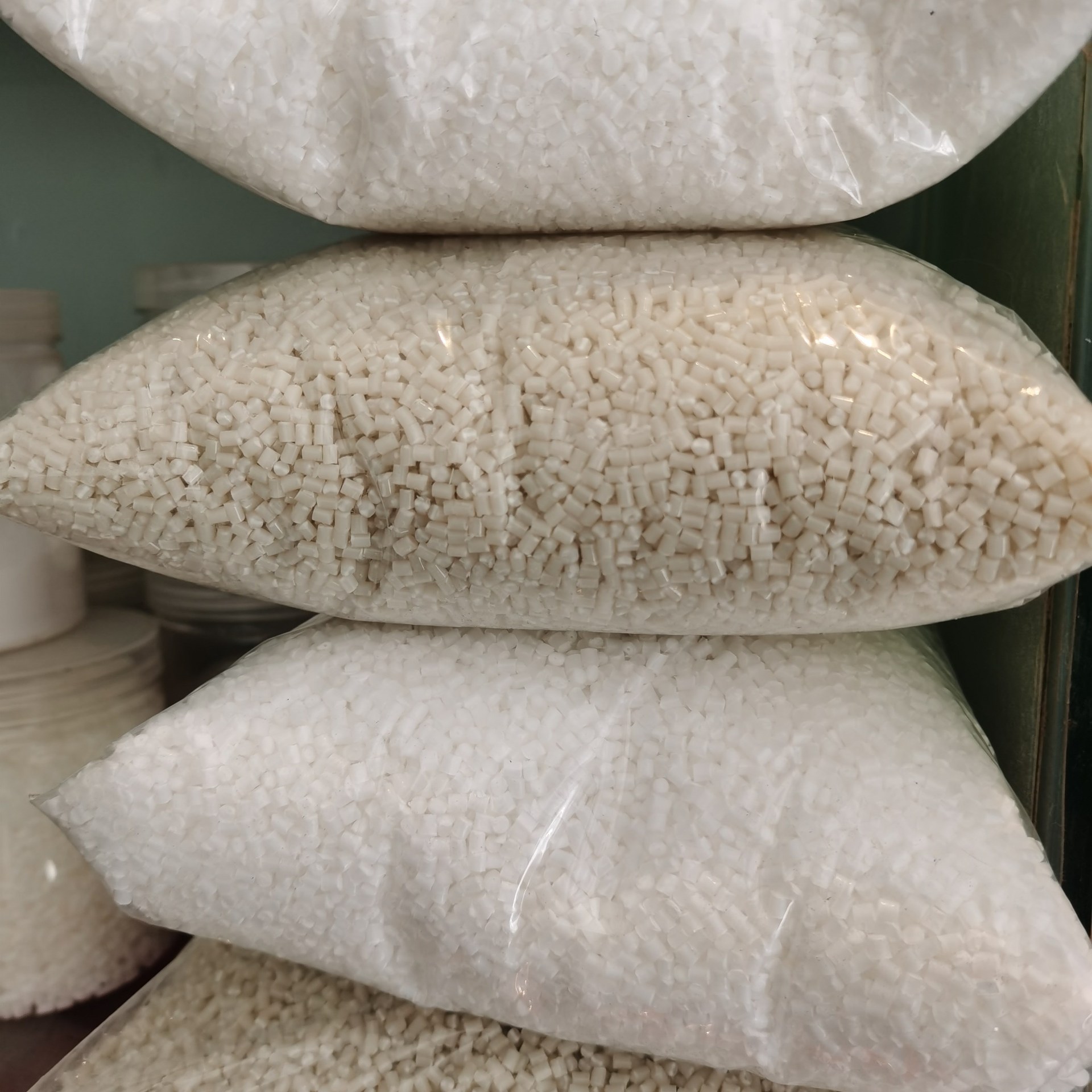 科莱恩PBT PET成核剂母粒 高透明 PET开口爽滑剂母粒  抗翘曲结晶