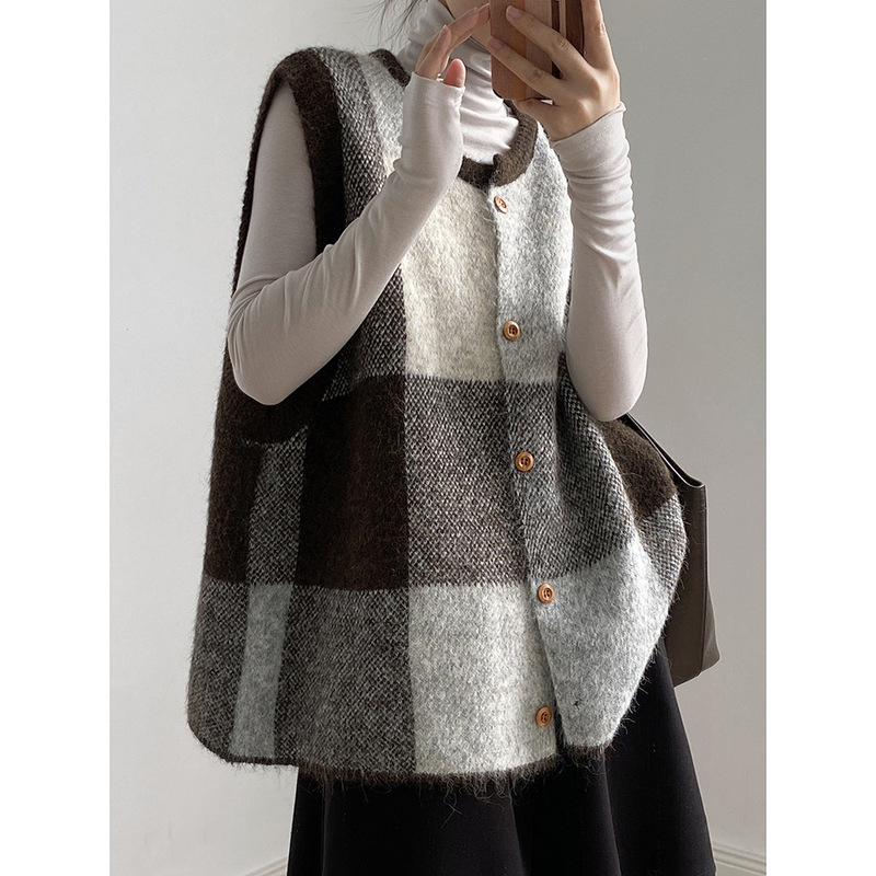 Beishan Tongshu Vintage Color-Block Plaid Knit Vest for Women, Loose Autumn Sweater Vest Cardigan Top P2576 Beishan Tongshu Vintage Color-Block Plaid Knit Vest for Women, Loose Autumn Sweater Vest Cardigan Top P2576