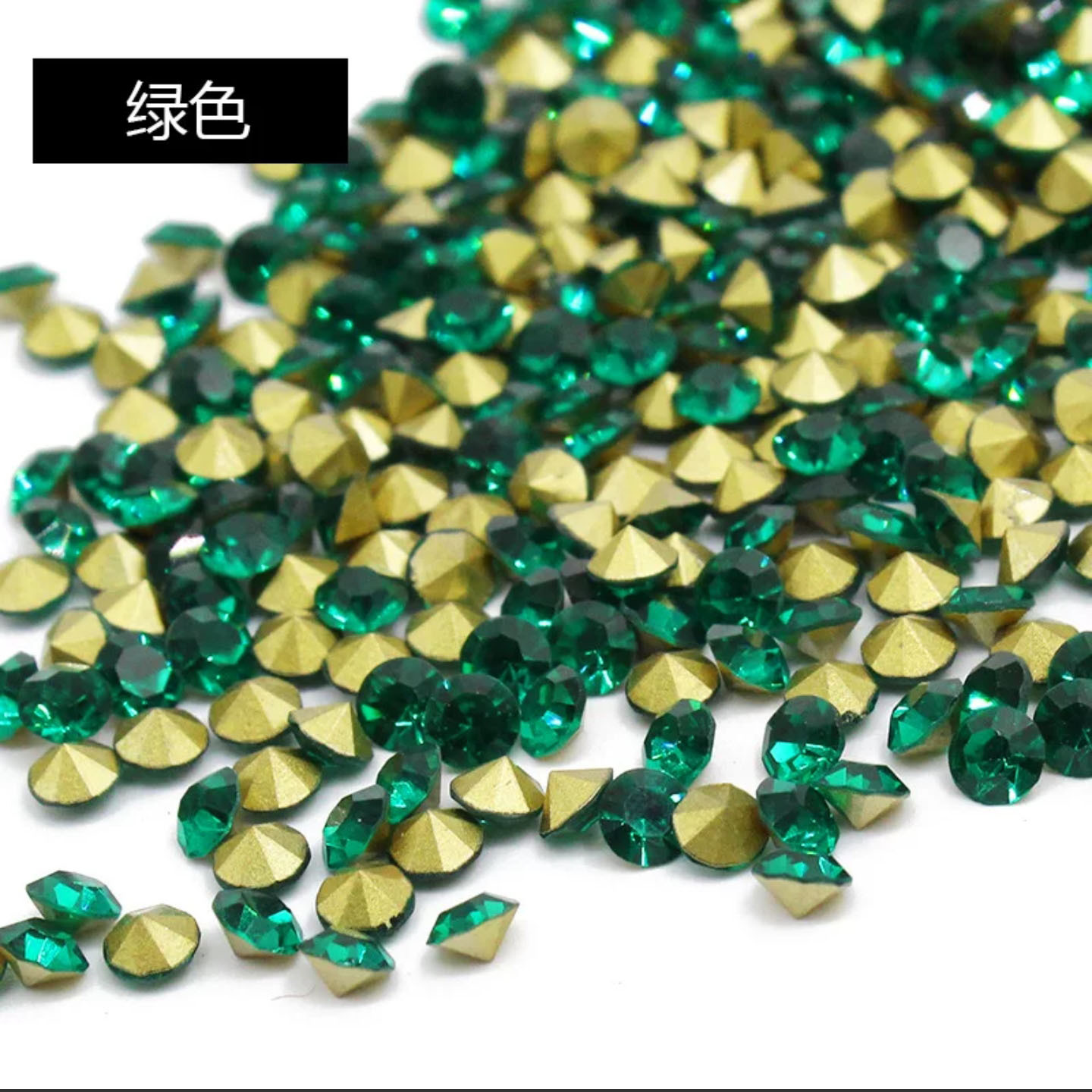 뾰족한 기본 에메랄드