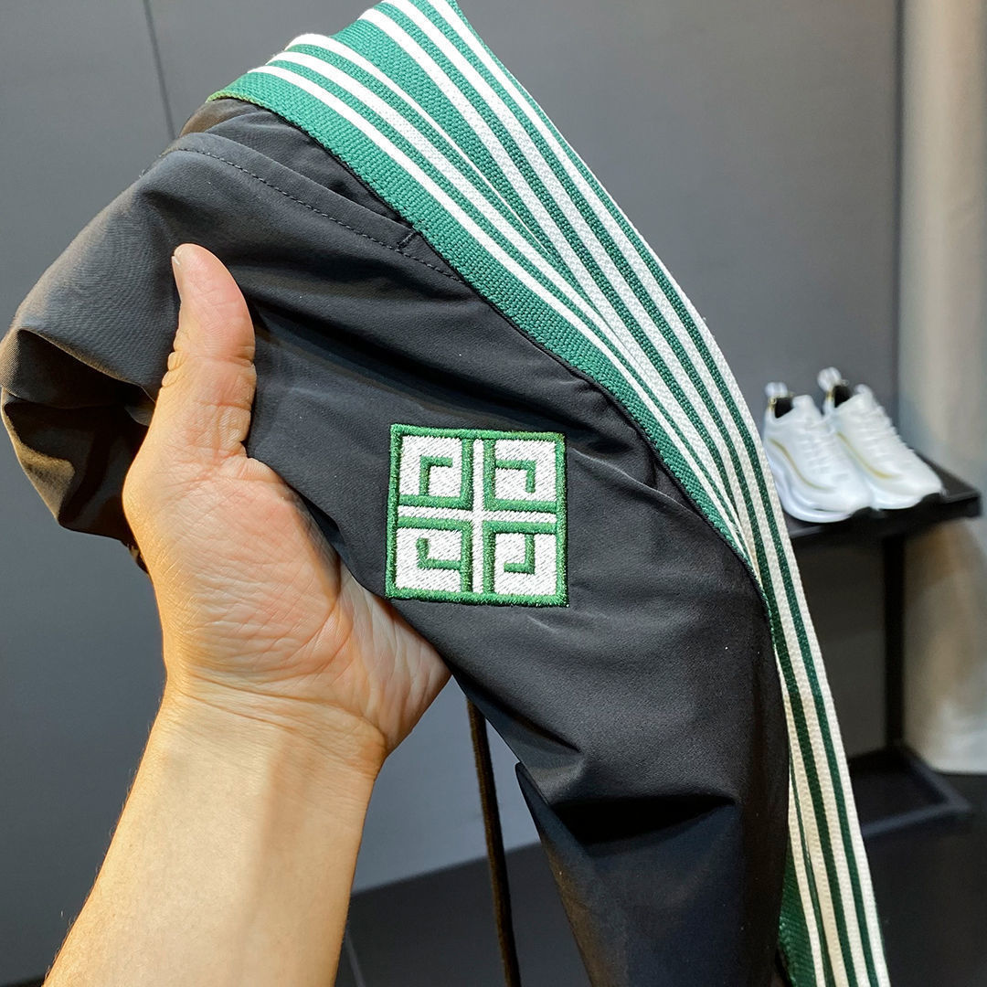 Trendige gestreifte Eisseiden-Freizeithose für Herren im Sommer, lockere und vielseitige Sport-Kurzhose mit Kapuze_voghion.com