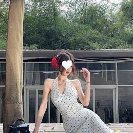 白色波点领挂脖连衣裙女夏法式性感露背气质中长裙子图片色扎染