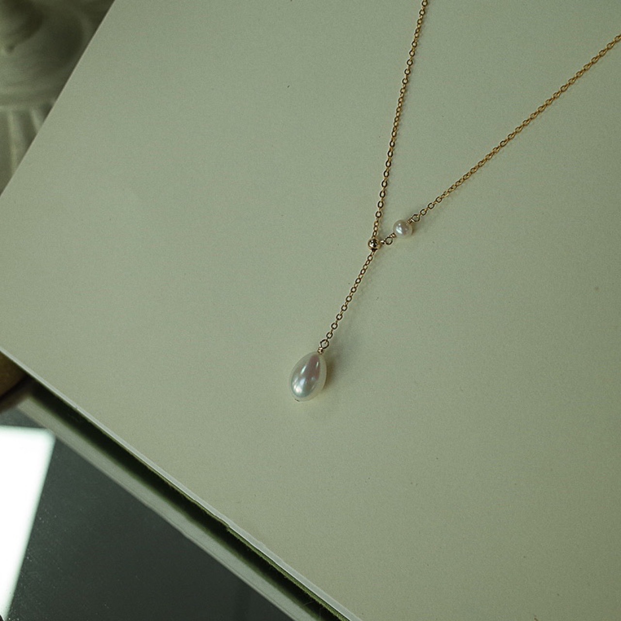 Colar de pérolas de luxo com fecho magnético para mulher_voghion.com