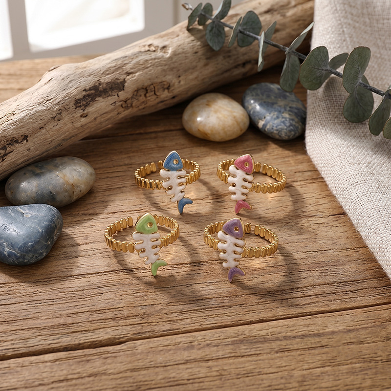 Alta Europa y América serie de mar transfronterizo de acero inoxidable goteo de aceite esqueleto hueso anillo de pez nicho de alta sensación joyería mujer