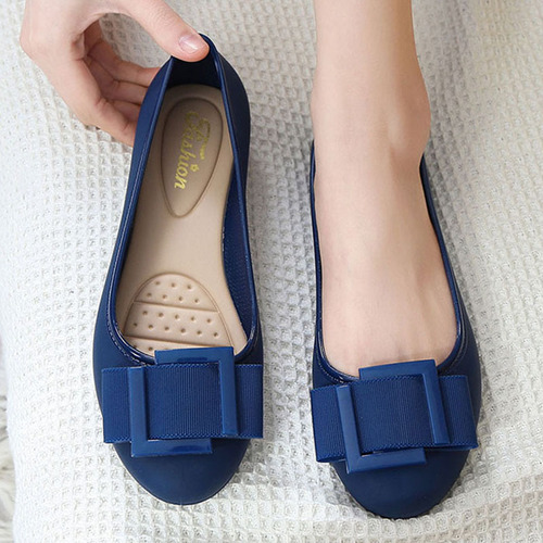 Jelly sandals women's summer fashionable outdoor trendy flat-bottomed non-slip mom's thick-soled single shoes shallow mouth closed-toe fairy casual