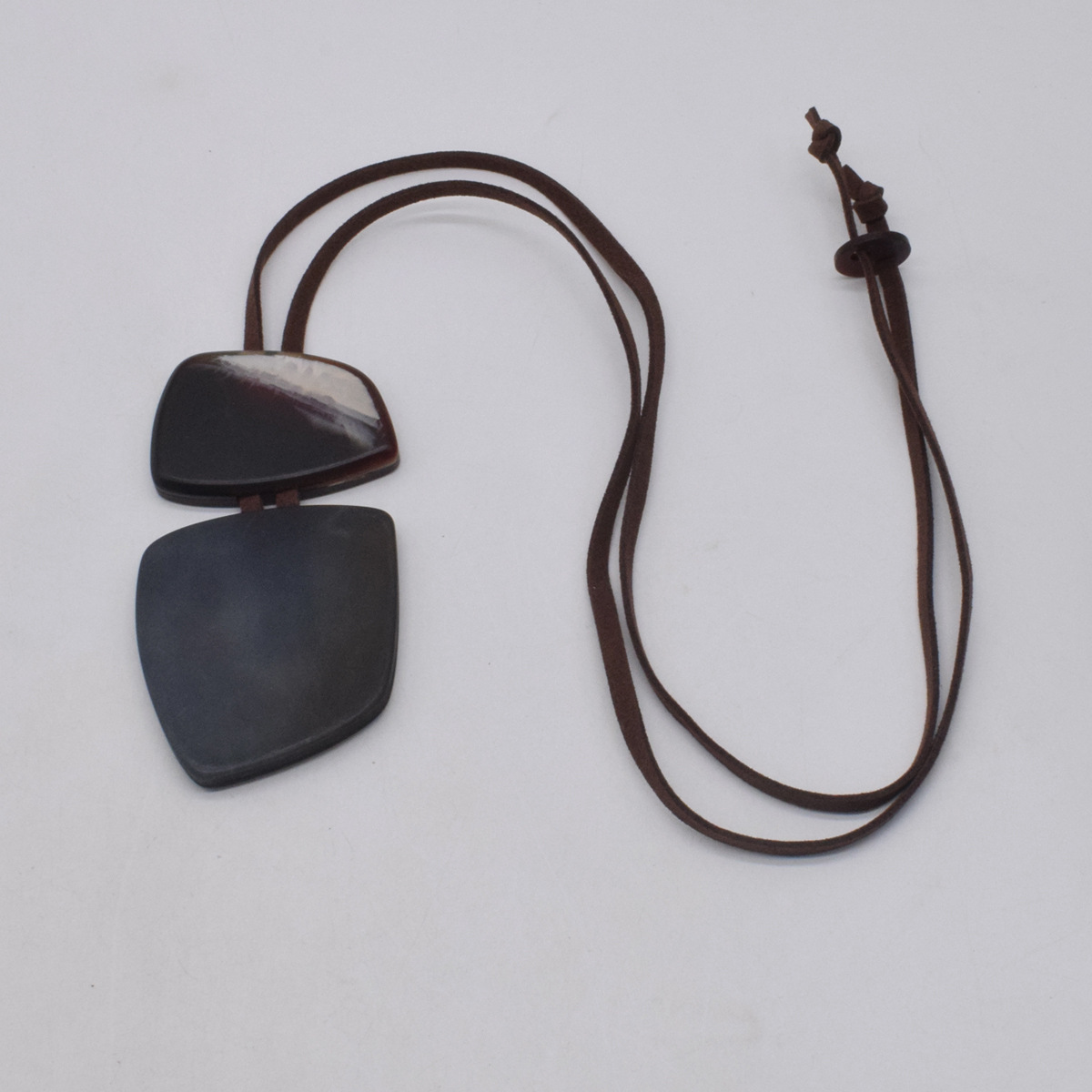 Daily Occasion Resin, rope Material Simple Style Geometric Resin Rope Cord String Pendant Necklaces Wholesale
