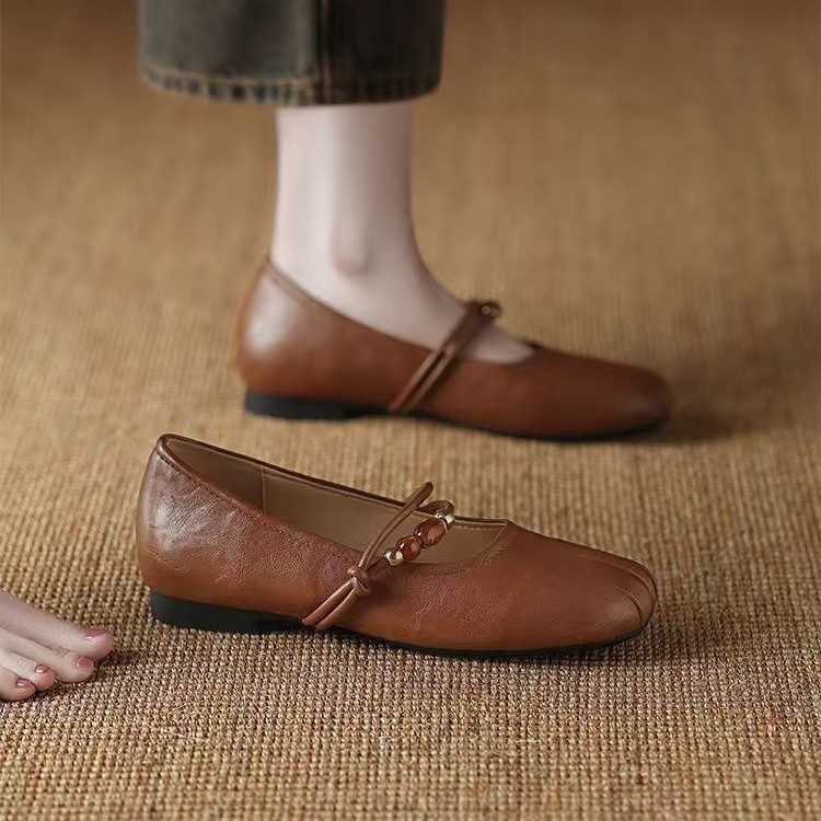 Zapatos franceses retrógrados superficiales para mujeres primavera y verano de 2026 nuevos zapatos de estilo cuadrado de moda versátil aumentando la altura interior de los zapatos marizhen
