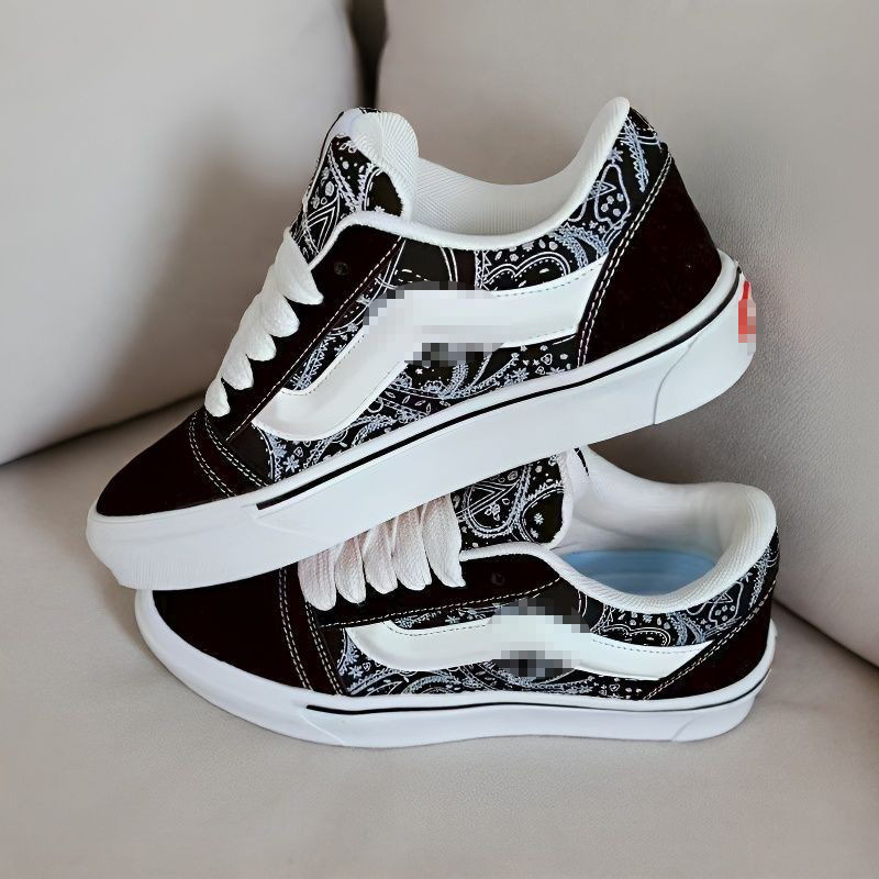 2025 New Men's Couple Casual Shoes Spring Versatile Retro Student Trendy Breathable Canvas Shoes Sports Sneakers for Women 2025 New Men's Couple Casual Shoes Spring Versatile Retro Student Trendy Breathable Canvas Shoes Sports Sneakers for Women