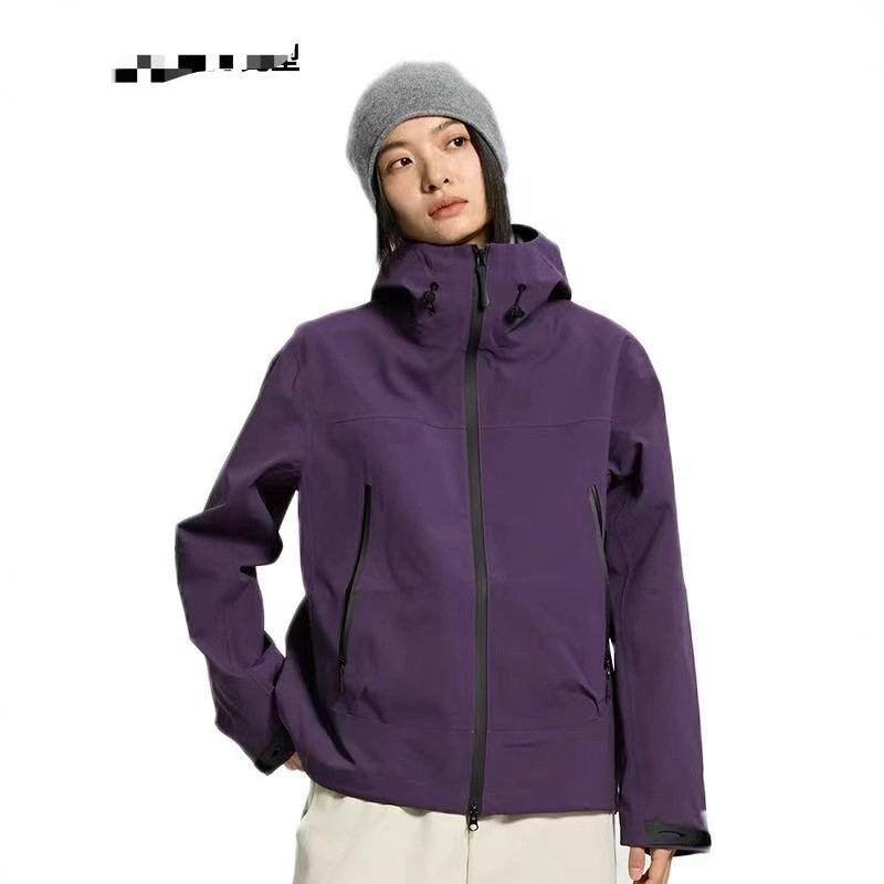 1027-9   实体必拿 品牌尾单 潮牌男女款三防面料冲锋衣外套3704