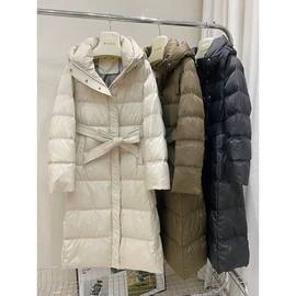 连衣裙;羽绒服;毛衣