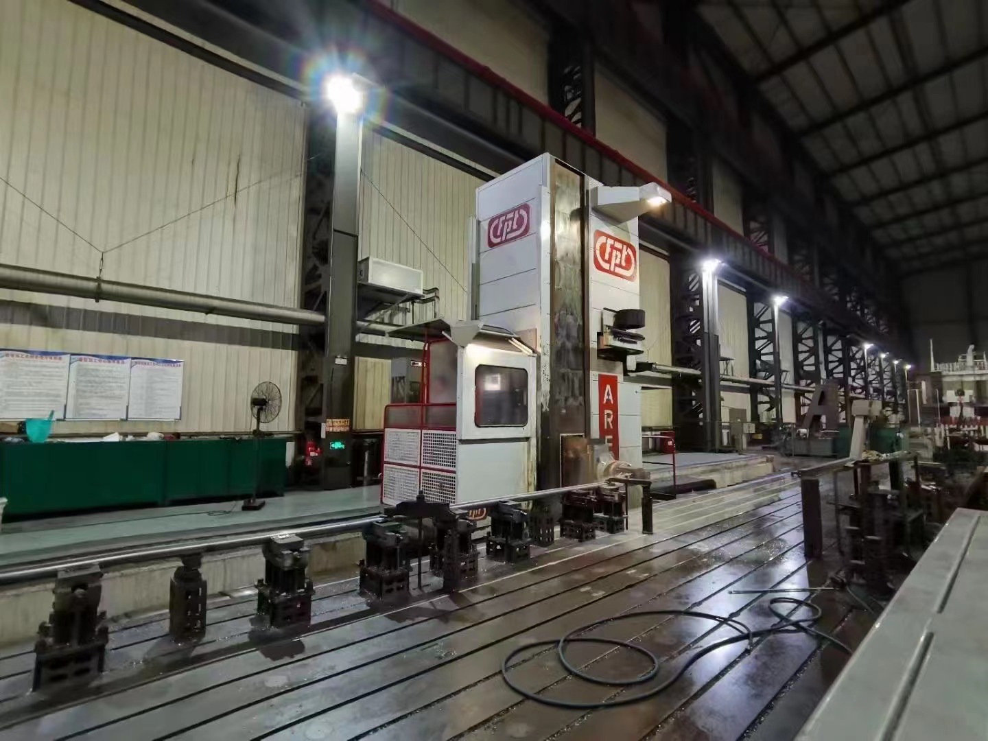 出售：意大利FPT原装数控落地镗铣中心一台，海德汉五轴数控