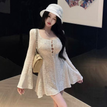 法式蕾丝喇叭袖连衣裙女春秋千金小姐名媛风气质修身显瘦收腰短裙