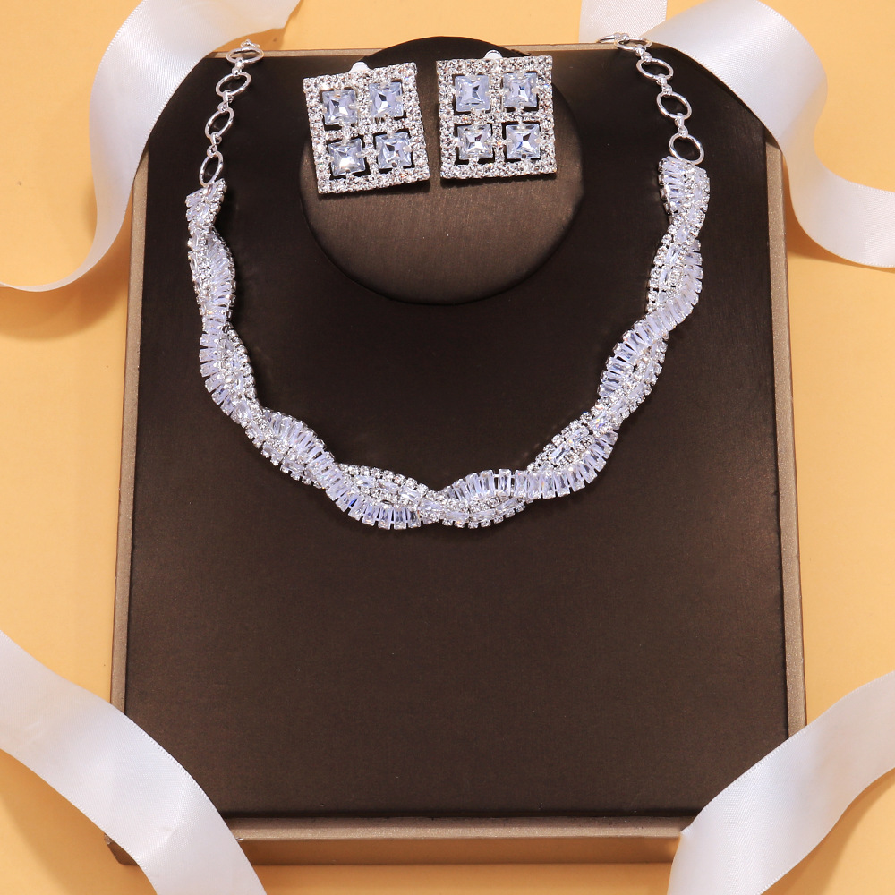 Joyería de moda europea y americana, abrazaderas de orejas cuadradas sin agujeros de orejas, cadena de zircon, joyería de temperamento, conjunto de joyería