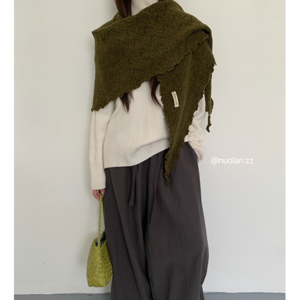 Cross-border fashion outerwear wool blend triangle scarf shawl for women, autumn and winter stylish knitted cheongsam cape scarf wholesale