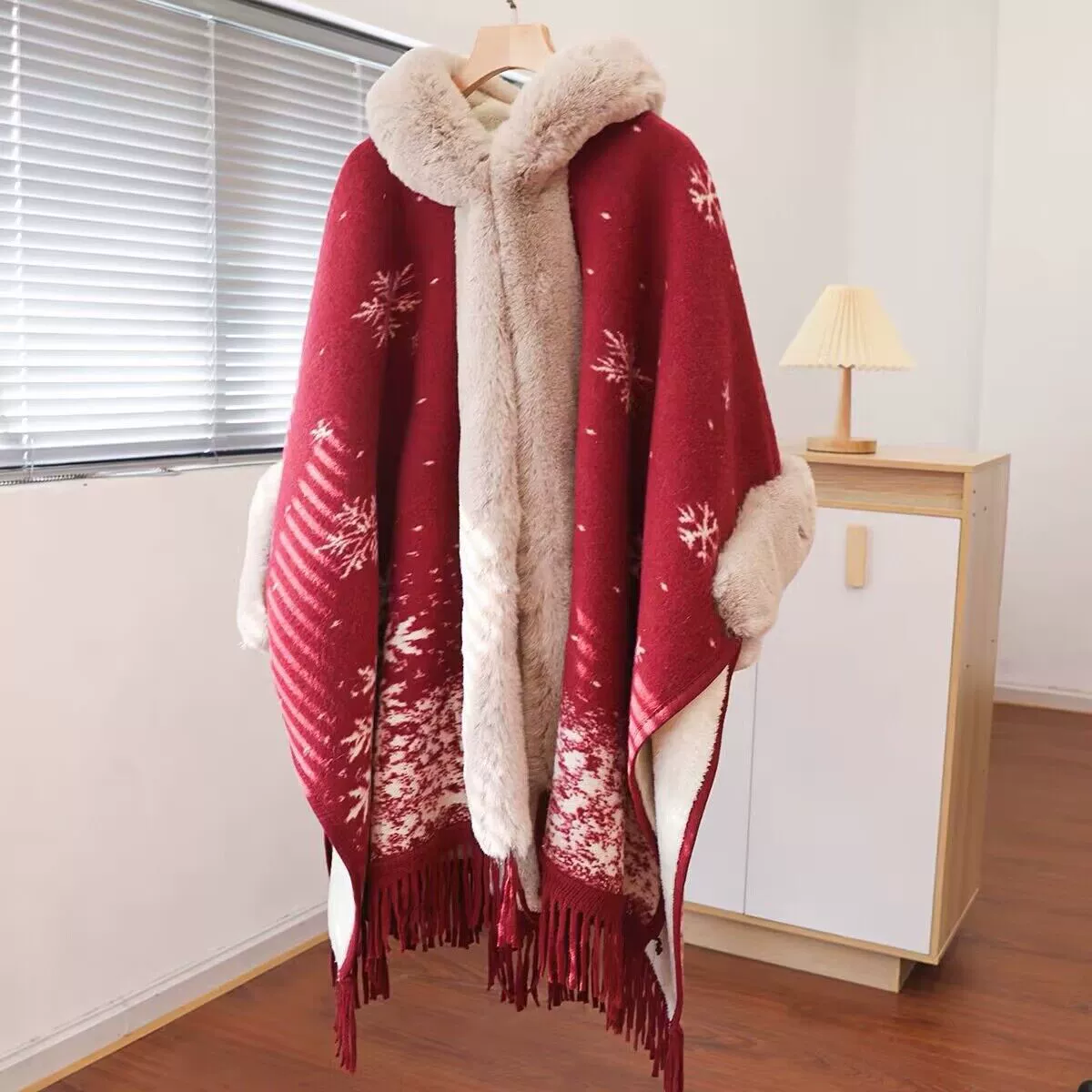 Перхолищный плащ в демисезон, тренч, западный стиль, plus size, с капюшоном и отделкой из искусственного меха