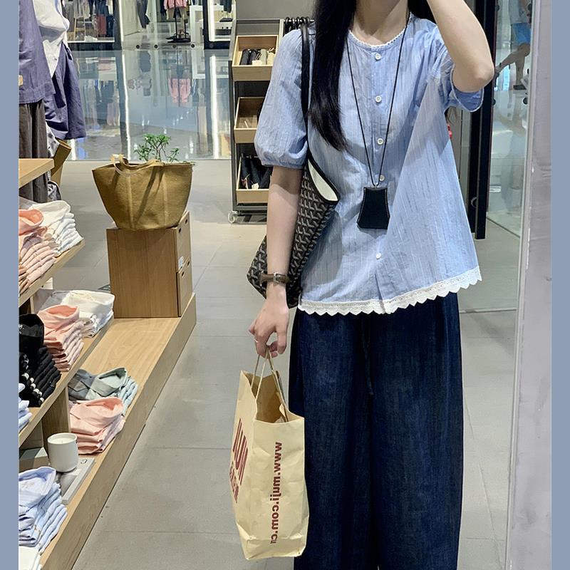 Sky Blue Striped Short-Sleeved Shirt for Women, Summer High-End Loose Shirt, Design Lace Temperament Shirt, Slimming