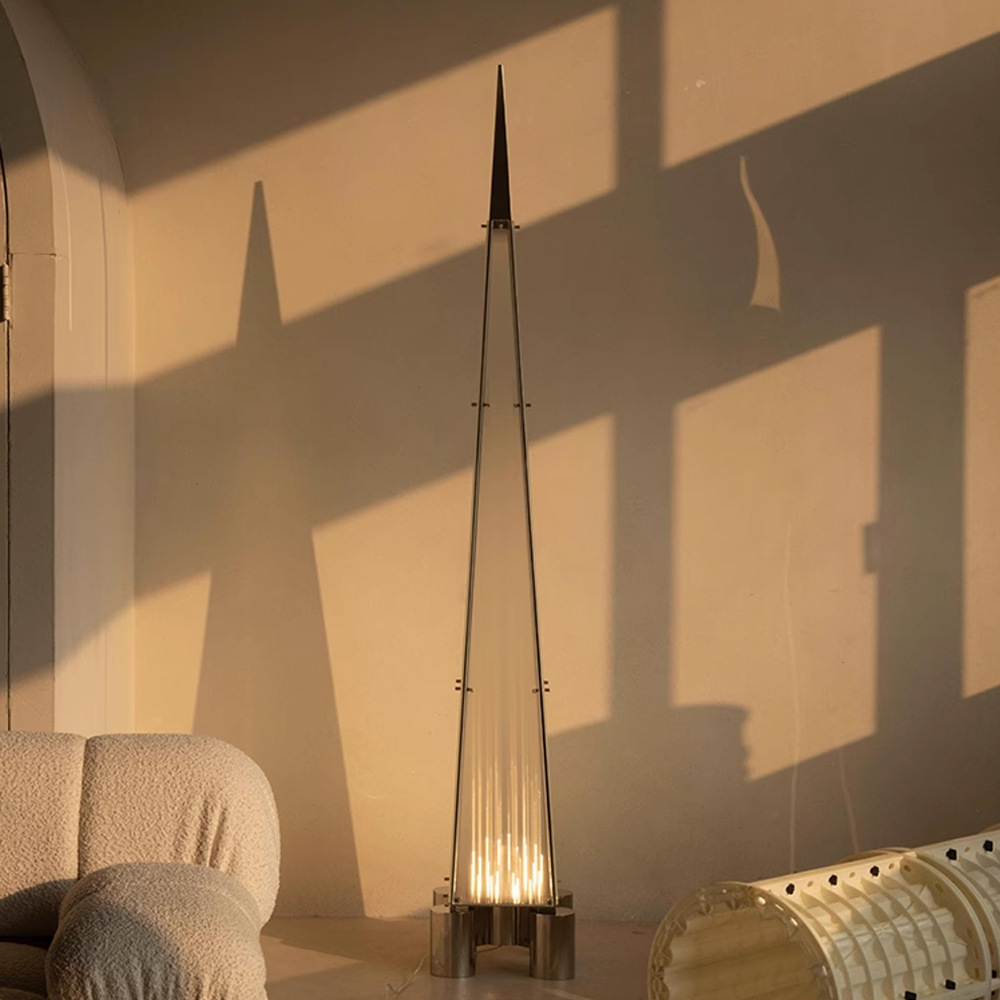 Pirámide lámpara de suelo sala de estar sensación de sofá al lado de la cabecera del dormitorio alto valor visual minimalista atmósfera artística lámpara de pie sin