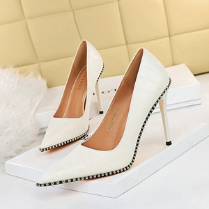 9611-8 retro stone grain high heels for women's shoes heel with shallow mouth pointed metal beads rivet women's shoes